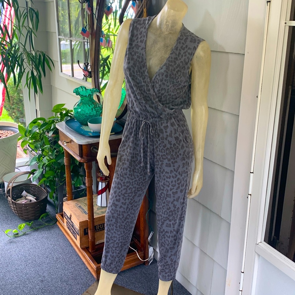 Anthropologie Sundry Gray Leopard Print Jumpsuit